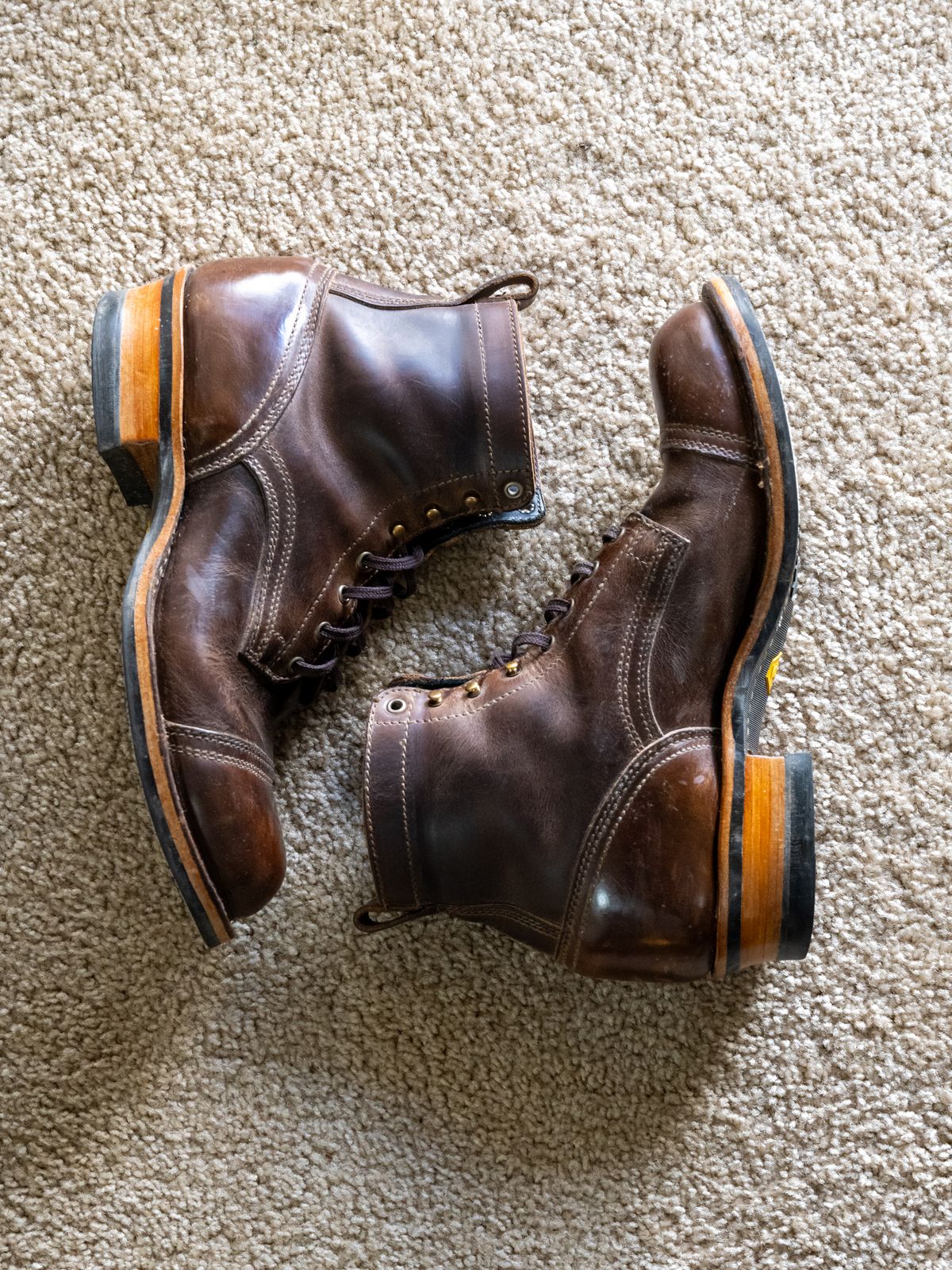 Photo by AR on January 3, 2025 of the Drew's Boots 6" Contractor Captoe in Rowdy Smooth.