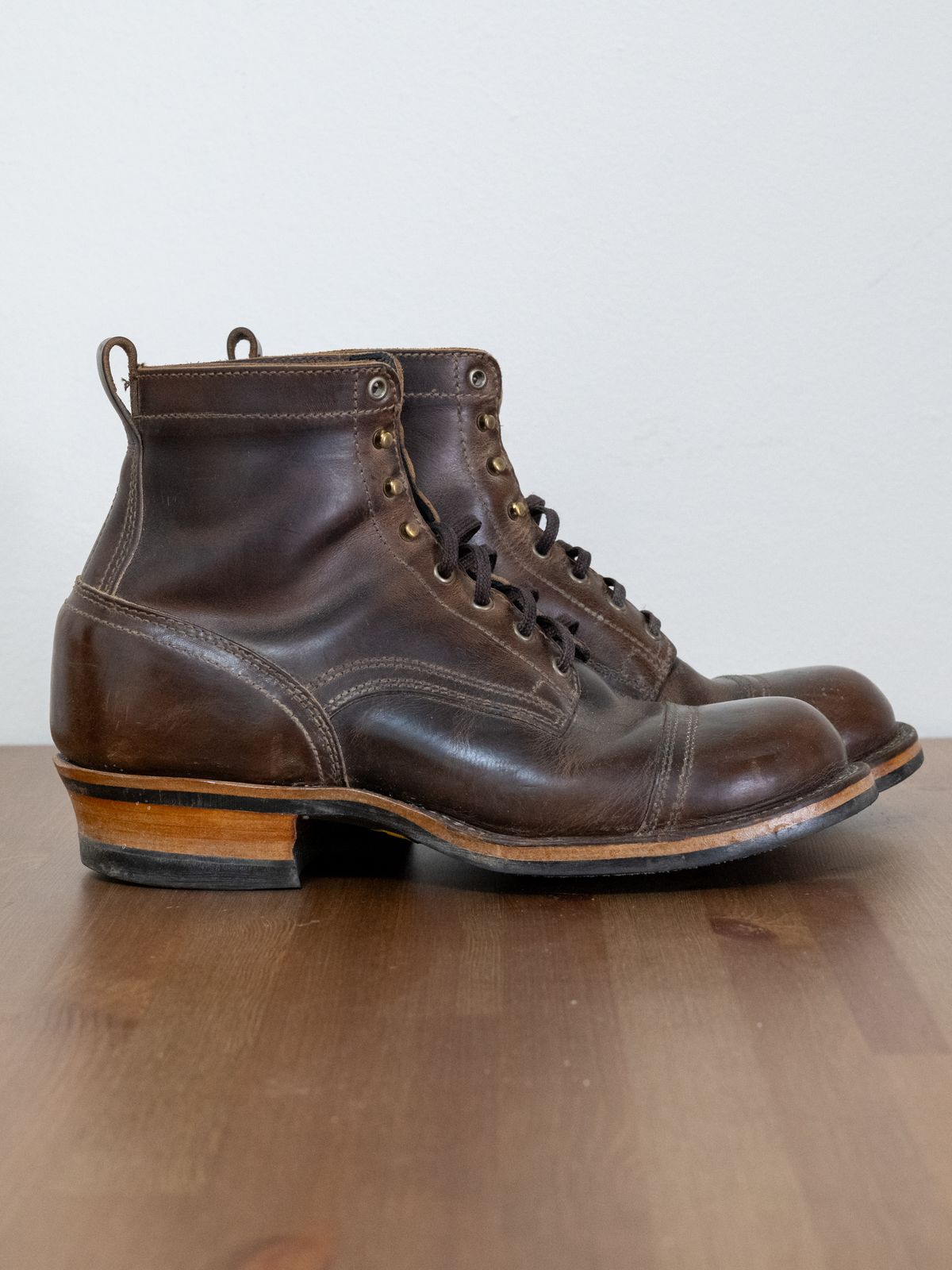 Photo by AR on January 3, 2025 of the Drew's Boots 6" Contractor Captoe in Rowdy Smooth.