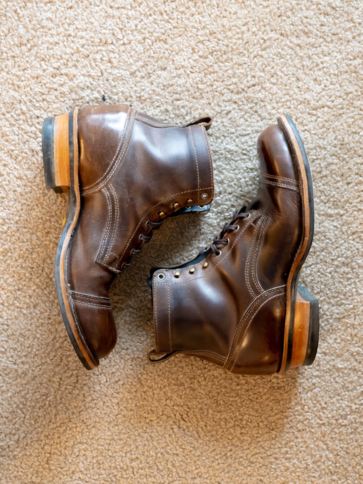 Photo by AR on February 2, 2025 of the Drew's Boots 6" Contractor Captoe in Rowdy Smooth.