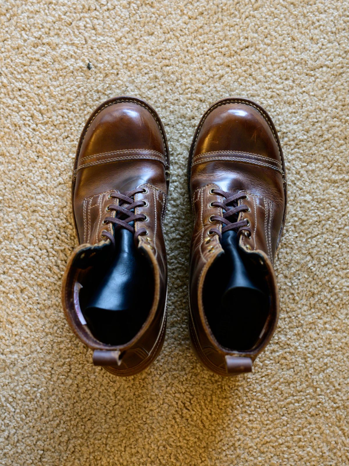 Photo by AR on February 2, 2025 of the Drew's Boots 6" Contractor Captoe in Rowdy Smooth.