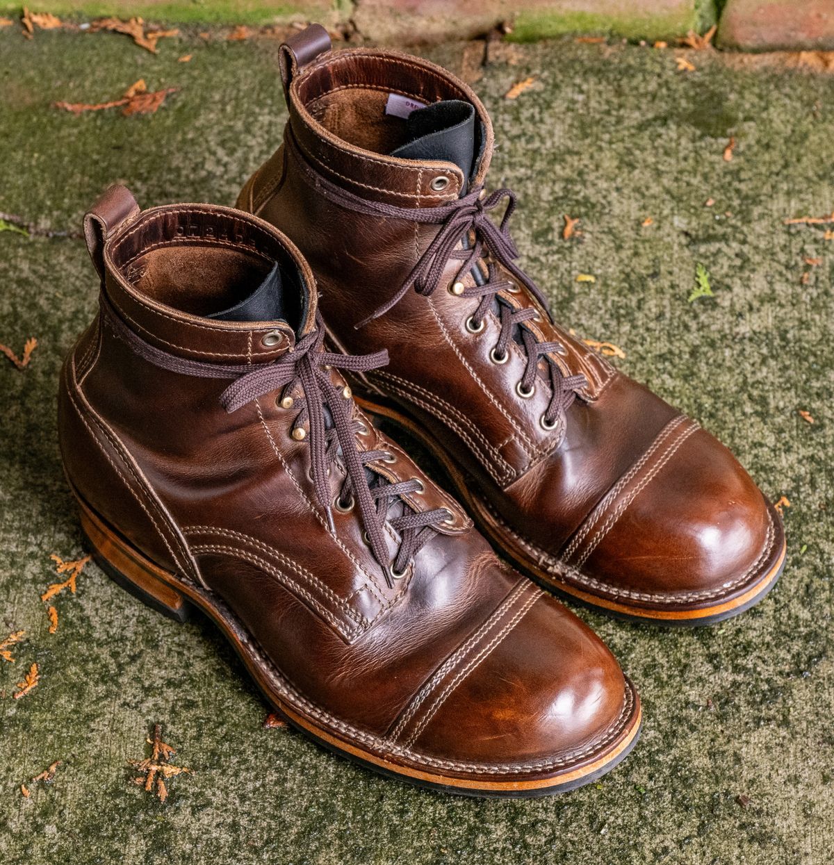 Photo by AR on April 1, 2025 of the Drew's Boots 6" Contractor Captoe in Rowdy Smooth.