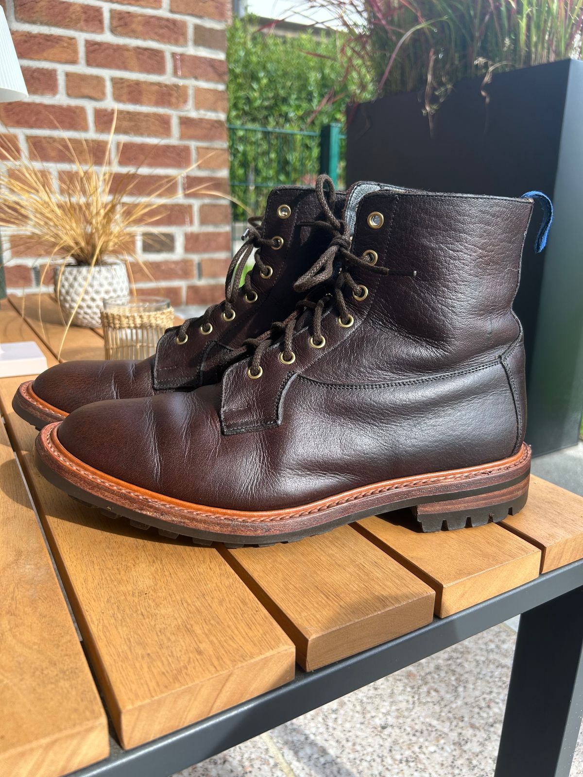 Photo by T_M_98 on October 7, 2024 of the Tricker's Burford Country Boot in Brown Albbueffel® Olivenleder®.