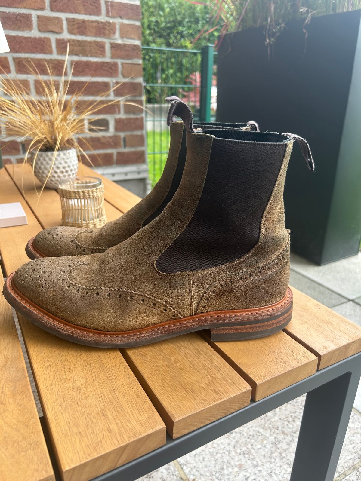 Photo by T_M_98 on October 7, 2024 of the Tricker's Henry Country Dealer Boot in PEANUT REVERSE SUEDE.