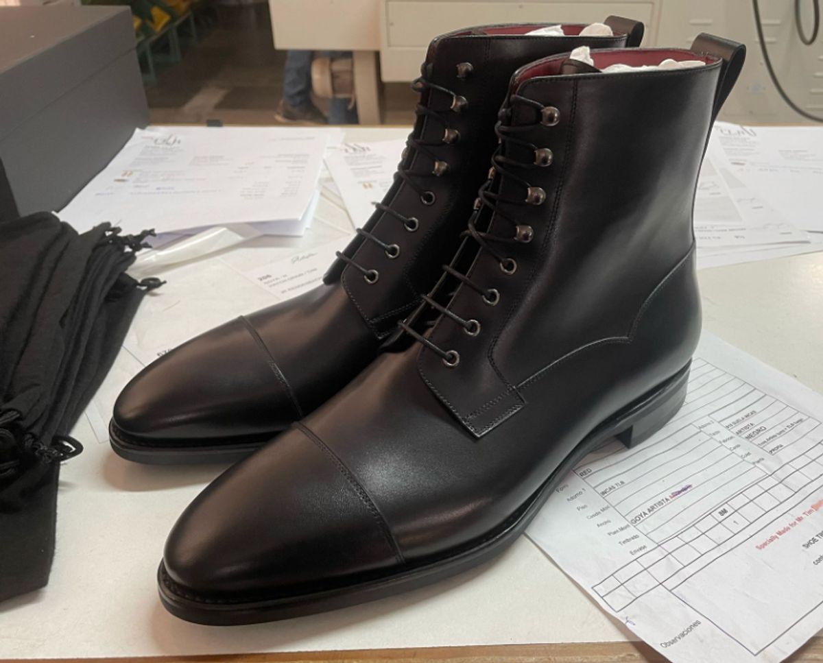 Photo by T_M_98 on February 6, 2024 of the TLB Mallorca 140 Artista in D'Annonay Black Calf.