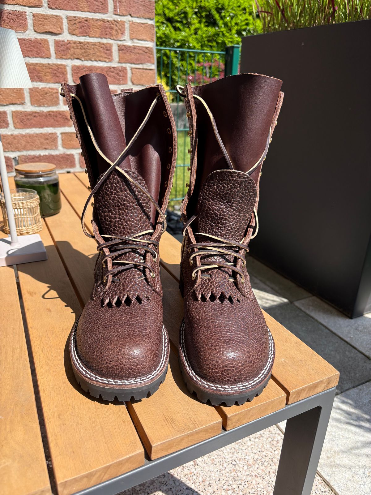 Photo by T_M_98 on May 7, 2025 of the Nicks Strider in Walnut Bullhide.