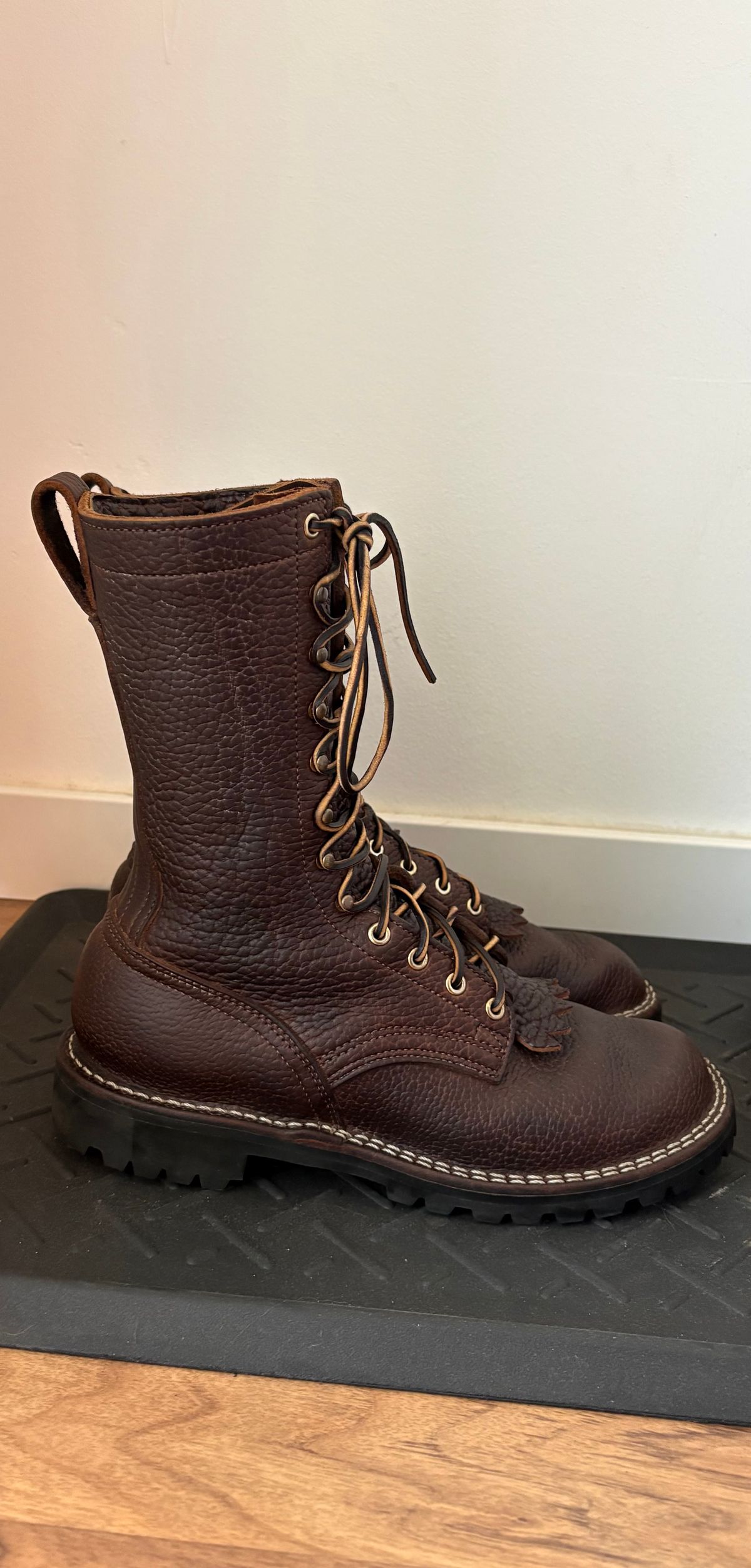 Photo by T_M_98 on March 28, 2026 of the Nicks Strider in Walnut Bullhide.
