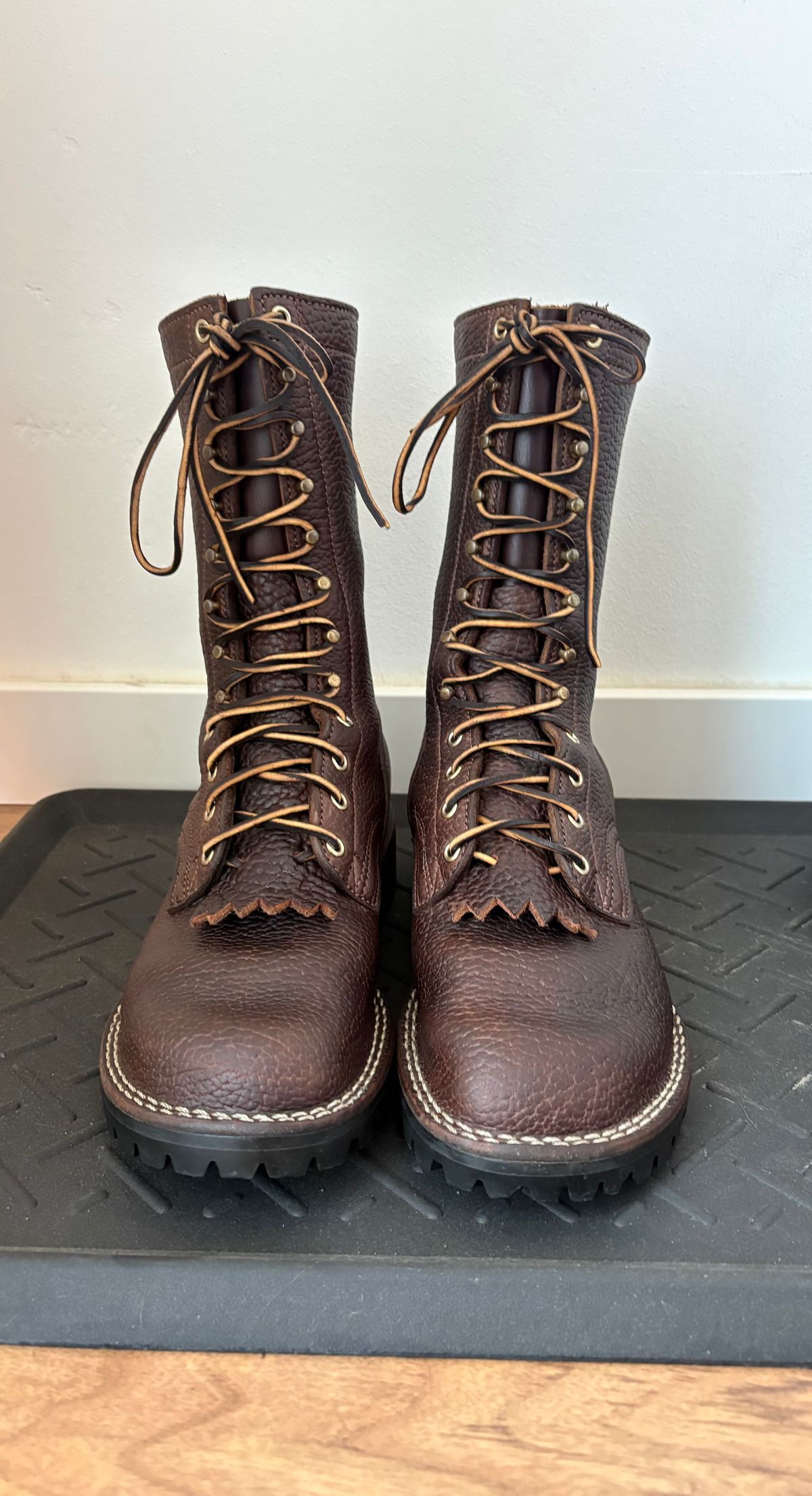 Photo by T_M_98 on March 28, 2026 of the Nicks Strider in Walnut Bullhide.