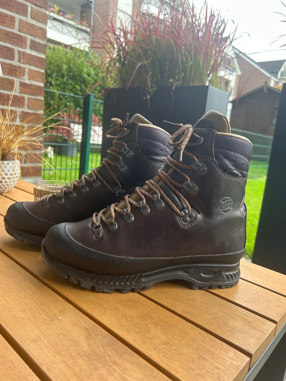 Photo by T_M_98 on October 7, 2024 of the HanWag Alaska XC GTX in Terracare Brown.