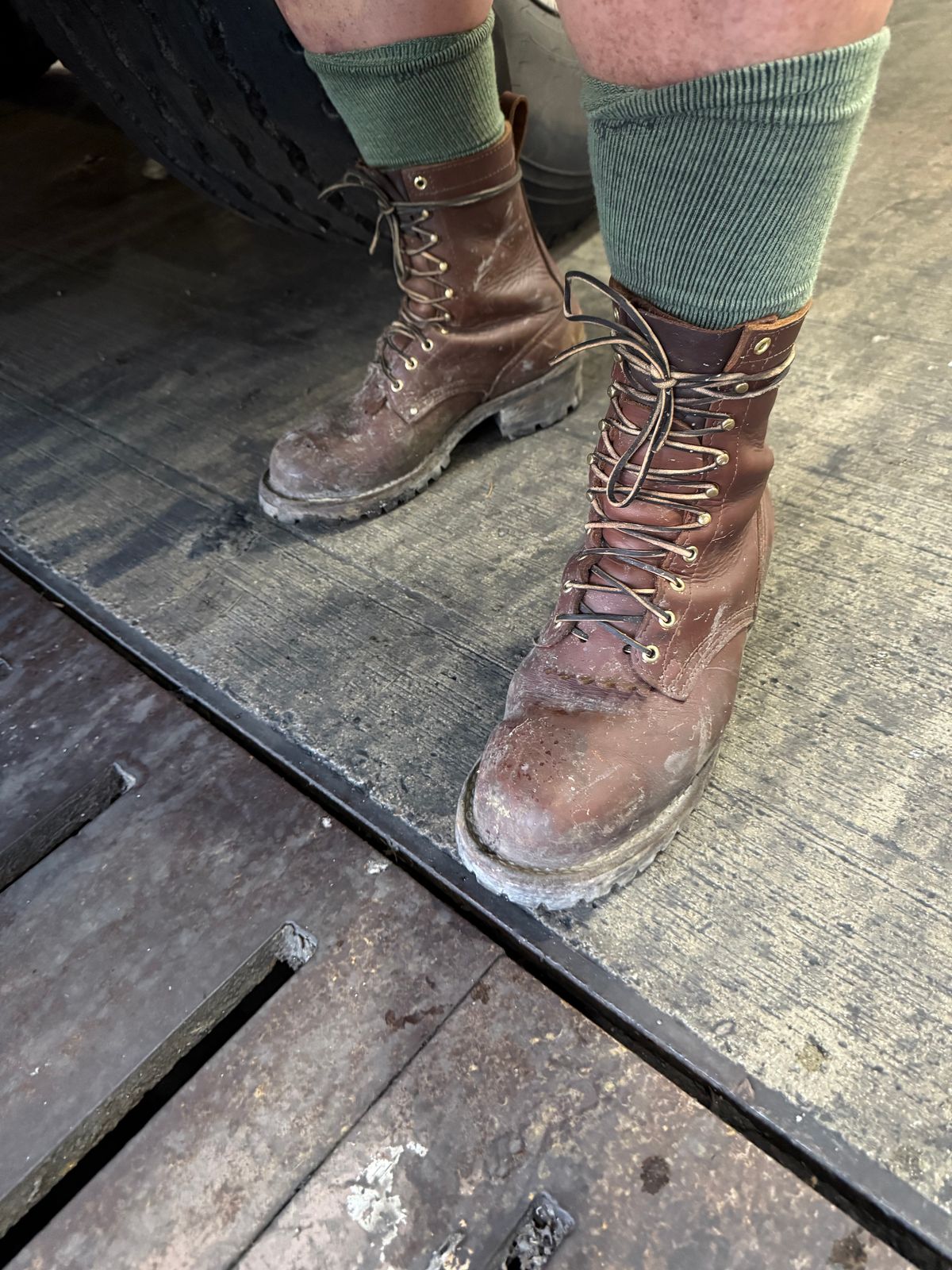 Photo by bigdaddyfoot on December 19, 2025 of the Nicks BuilderPro in Seidel 1964 Brown.