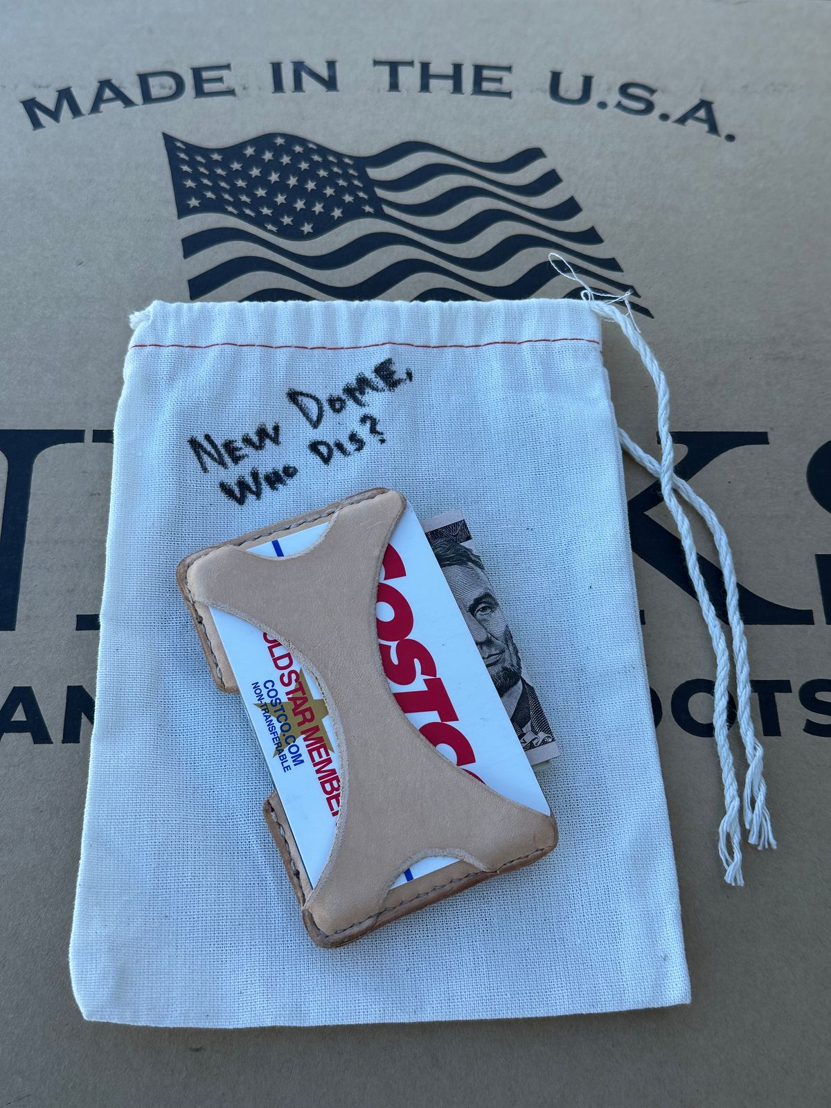 Photo by barefoot_boots on October 1, 2025 of the Self-Made Wallet in Unknown Natural Veg Tan.