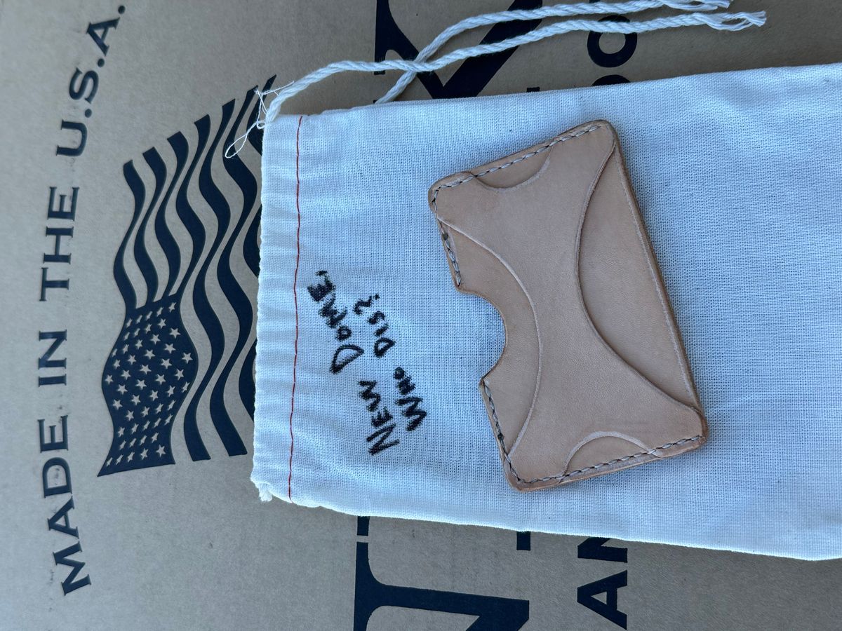 Photo by barefoot_boots on October 1, 2025 of the Self-Made Wallet in Unknown Natural Veg Tan.