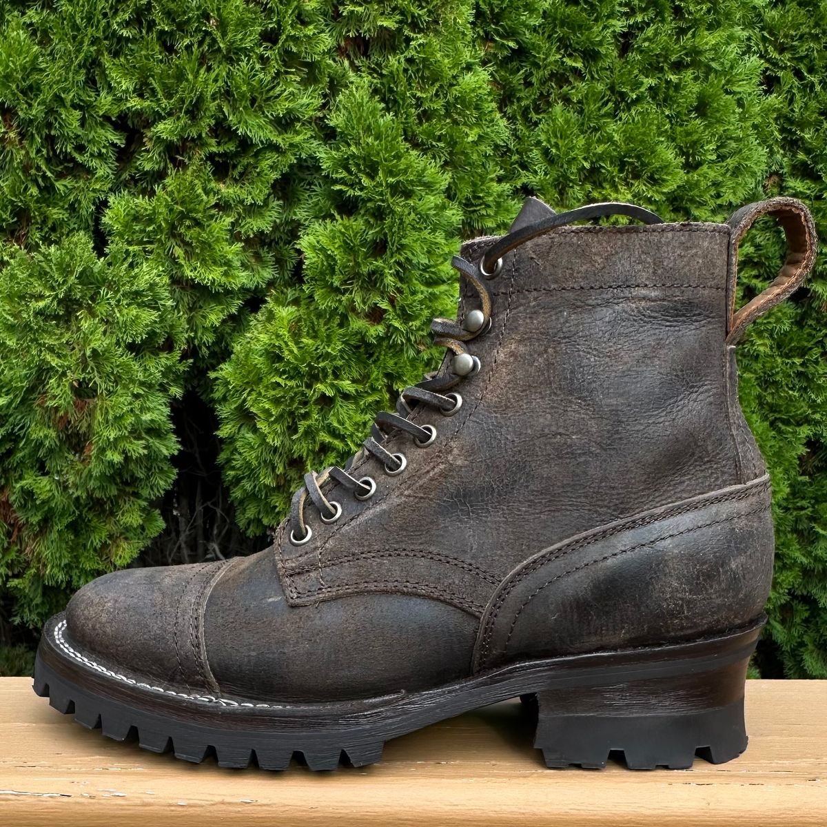 Photo by XanderMilo on October 21, 2024 of the Thursday Boot Company Challenger in C.F. Stead Stone Rambler.