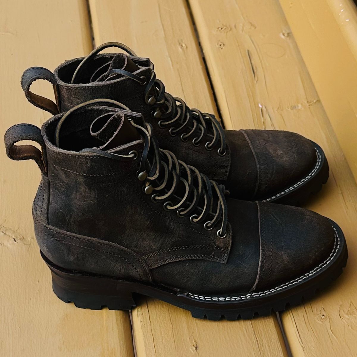 Photo by XanderMilo on October 21, 2024 of the Thursday Boot Company Challenger in C.F. Stead Stone Rambler.