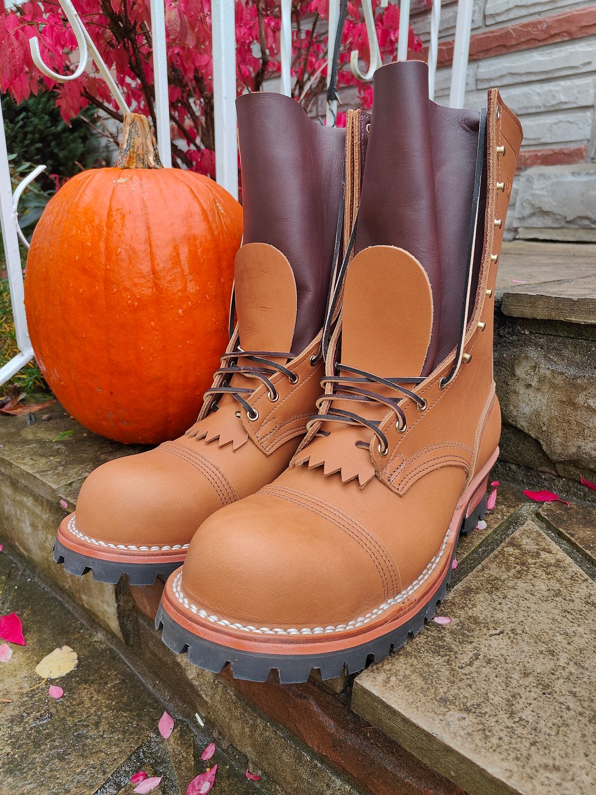 Photo by Tristan on October 29, 2024 of the Nicks DomePro in Seidel 1964 Tan.