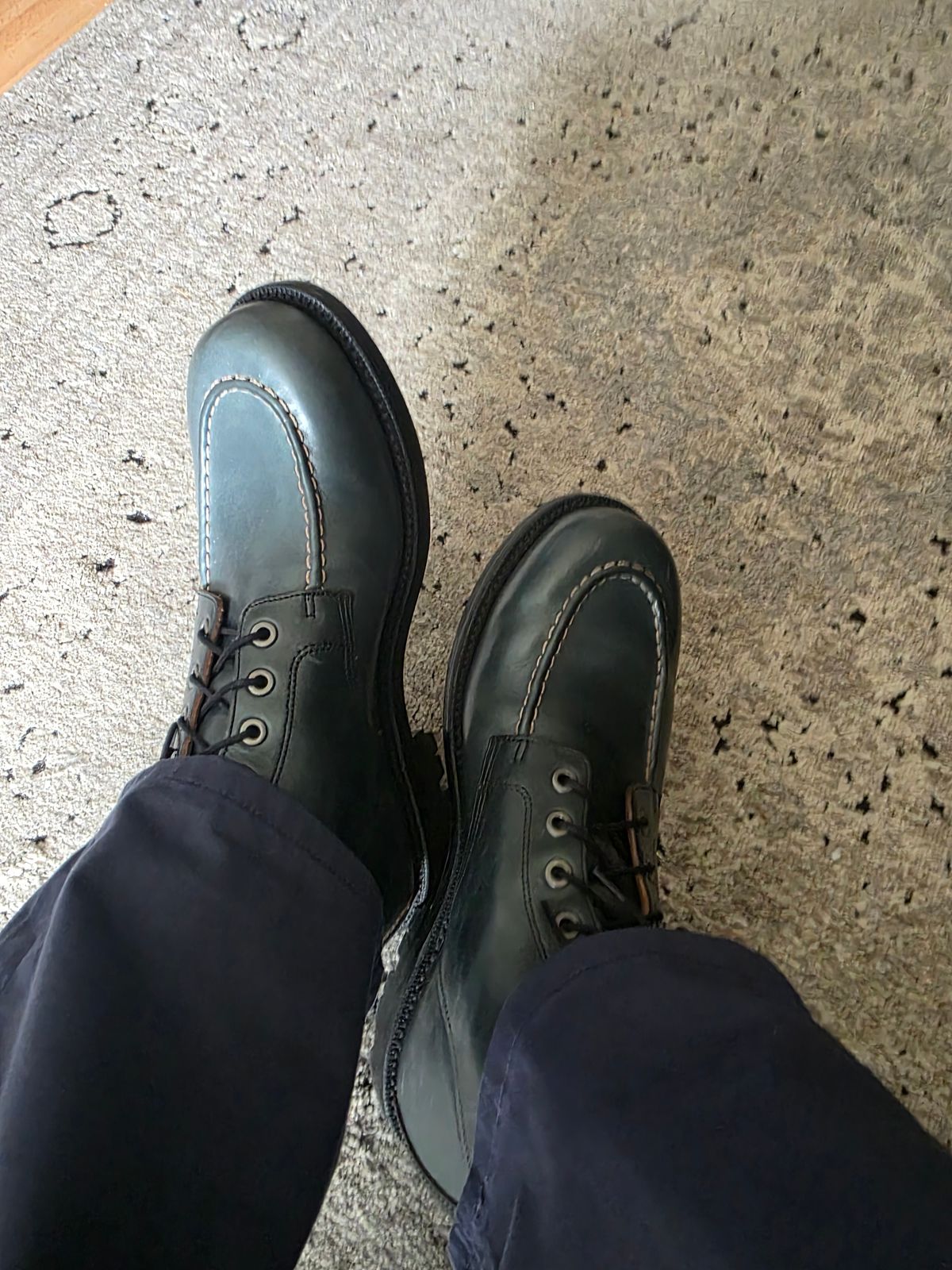 Photo by Dash on October 1, 2025 of the Grant Stone Brass Boot Navy Chromexcel in Chromexcel from Horween.