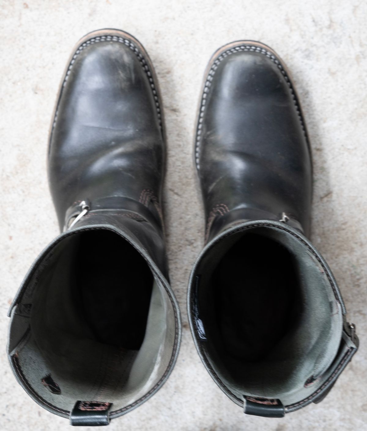 Photo by The_Heel_Deal on January 5, 2026 of the Wesco Mister Lou in Maryam Petrolio Waxed Black Horsehide.