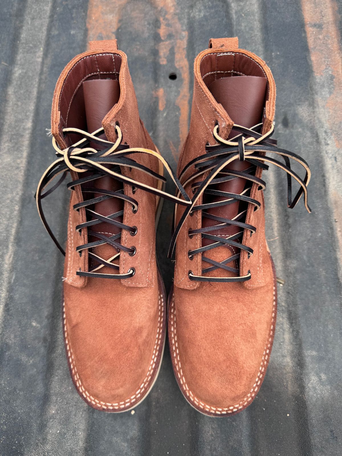 Photo by thecondemnedsole on October 1, 2024 of the White's C350-CS in Seidel Red Dog Oil Tan Roughout.