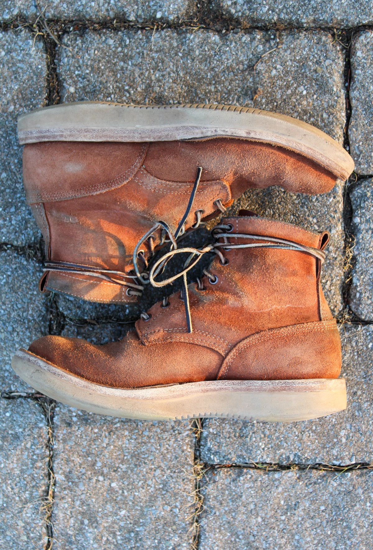 Photo by thecondemnedsole on January 1, 2001 of the White's C350-CS in Seidel Red Dog Oil Tan Roughout.