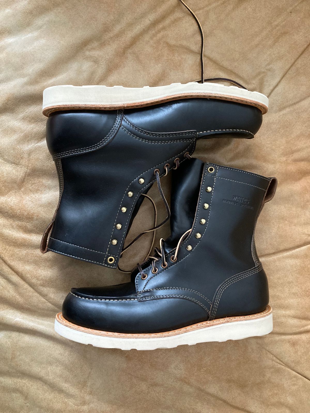 Photo by vista on November 1, 2024 of the White's Perry 8" Select in Seidel Black Double Shot.