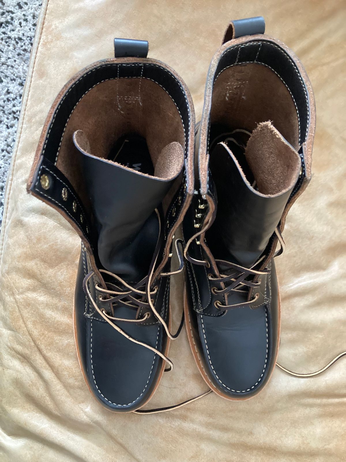 Photo by vista on November 1, 2024 of the White's Perry 8" Select in Seidel Black Double Shot.