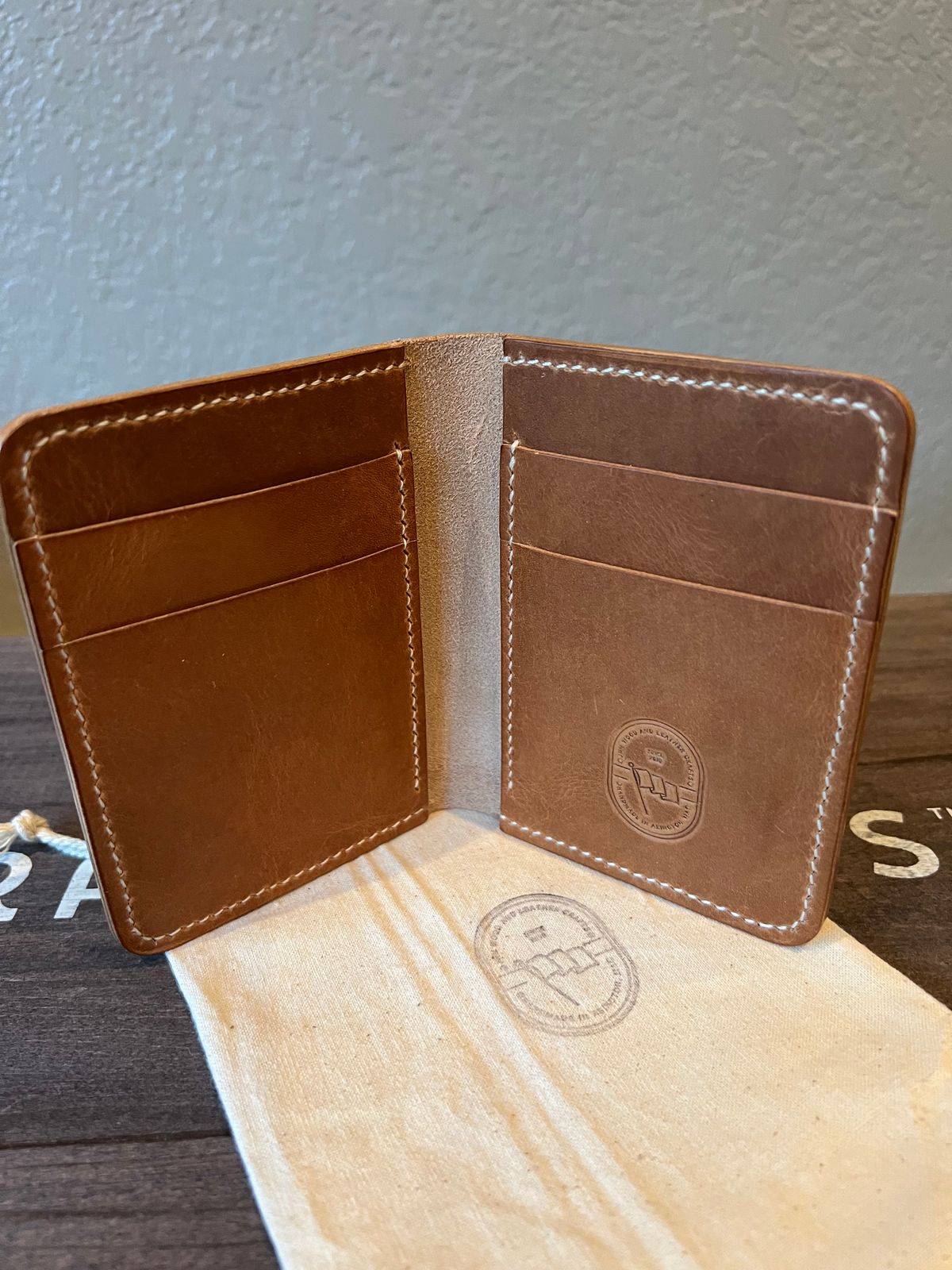 Photo by spiritualized50 on October 1, 2025 of the JHM Wood And Leather Crafts Vertical Wallet in Horween Natural Dublin.