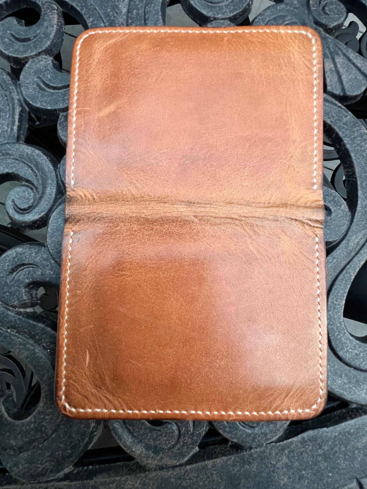 Photo by spiritualized50 on November 3, 2025 of the JHM Wood And Leather Crafts Vertical Wallet in Horween Natural Dublin.