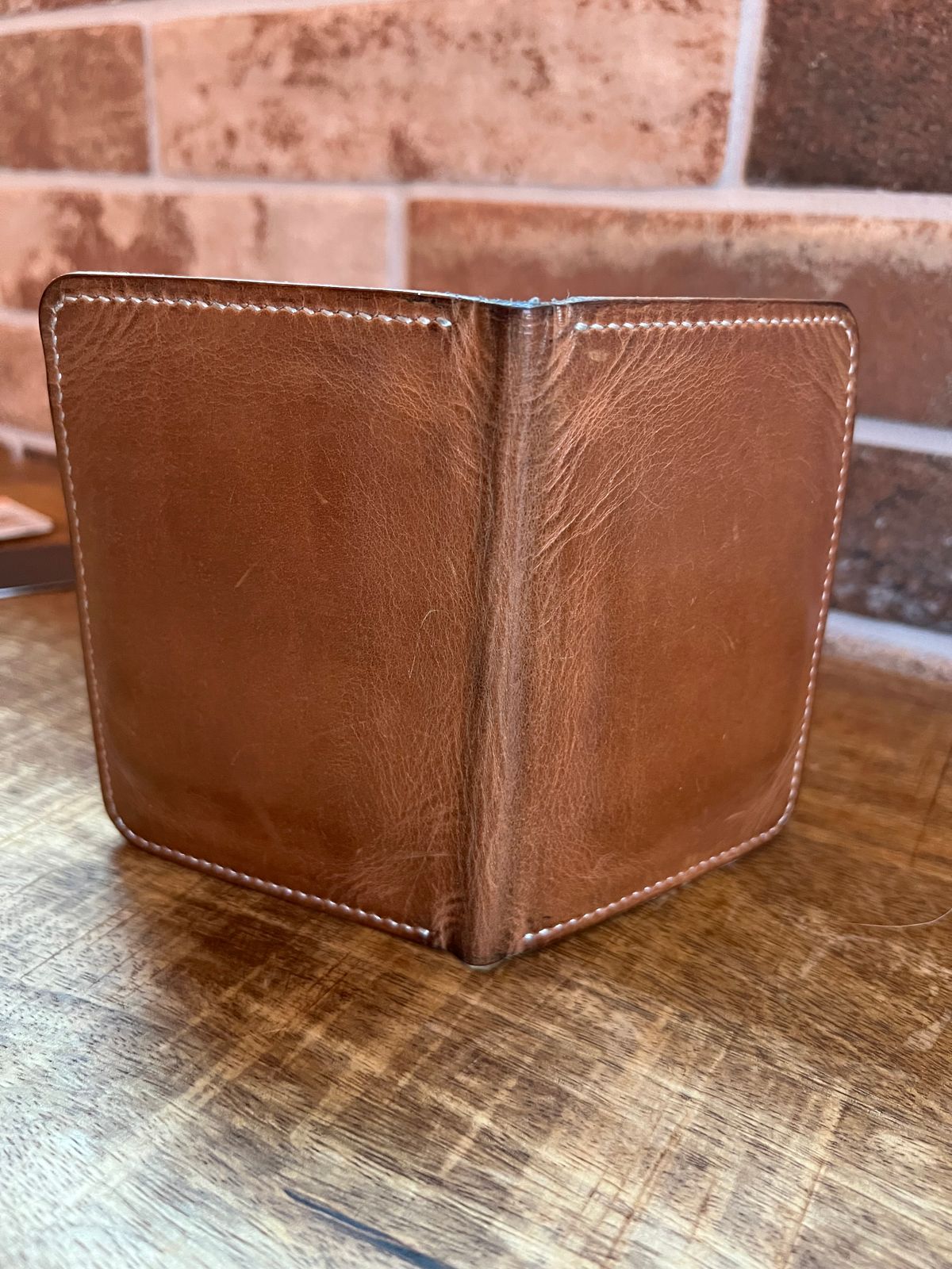 Photo by spiritualized50 on December 4, 2025 of the JHM Wood And Leather Crafts Vertical Wallet in Horween Natural Dublin.