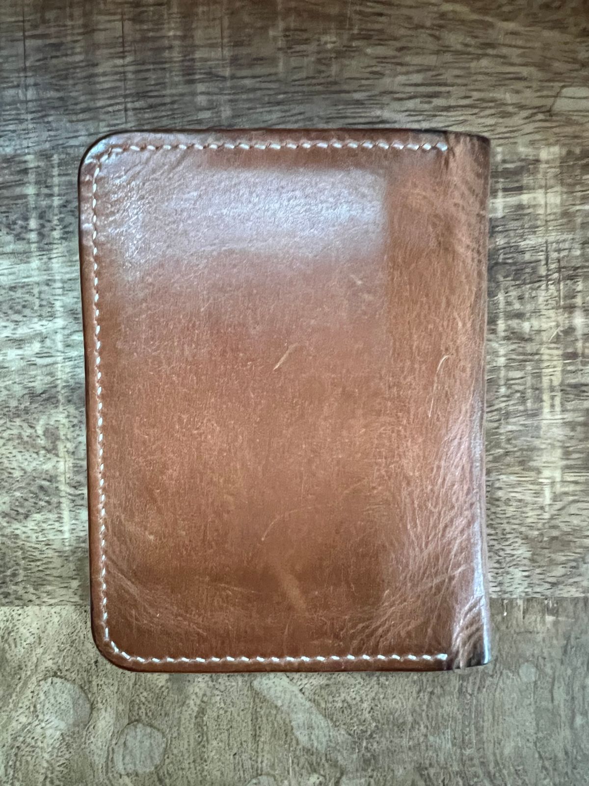 Photo by spiritualized50 on December 4, 2025 of the JHM Wood And Leather Crafts Vertical Wallet in Horween Natural Dublin.