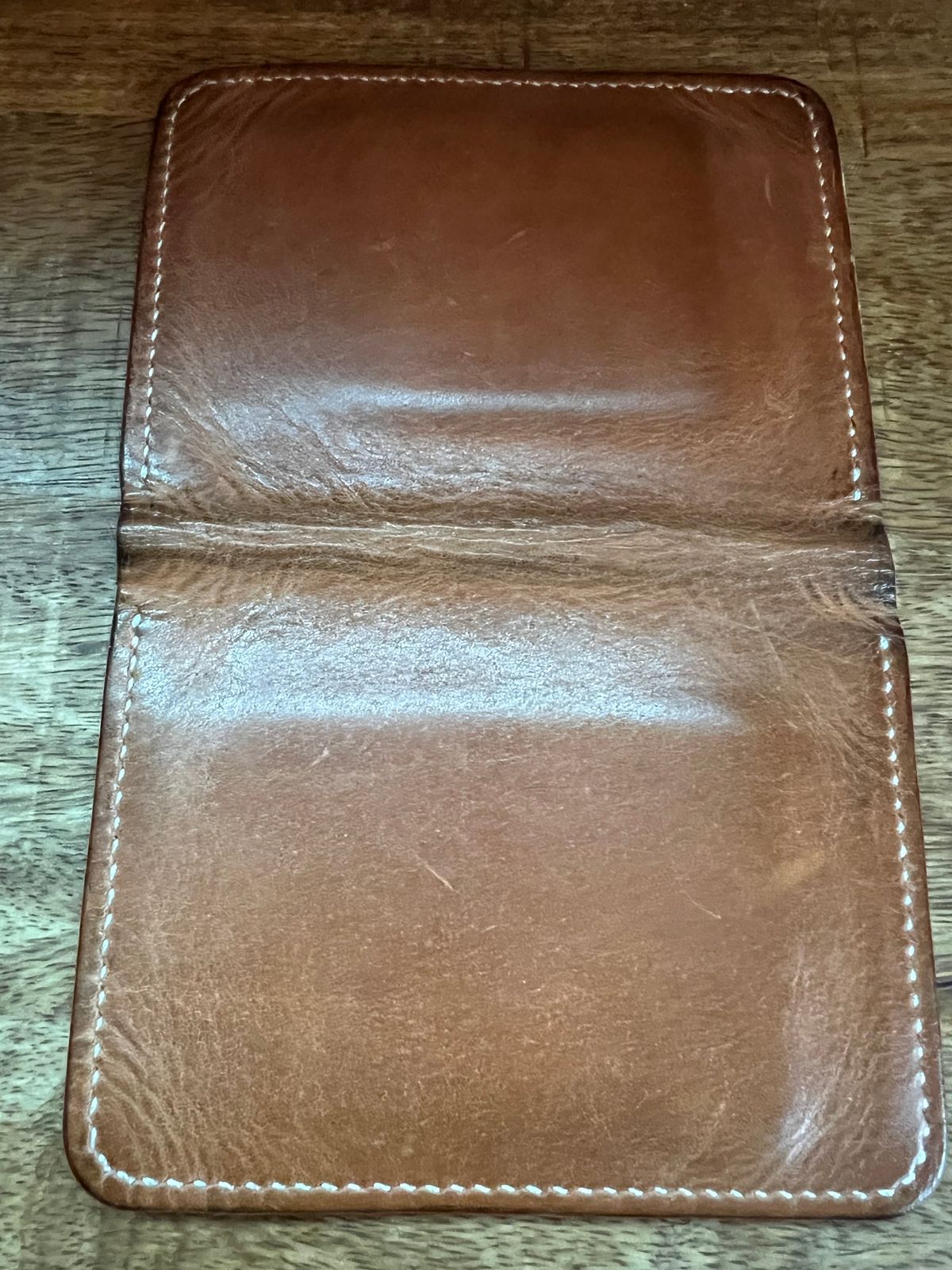 Photo by spiritualized50 on December 4, 2025 of the JHM Wood And Leather Crafts Vertical Wallet in Horween Natural Dublin.