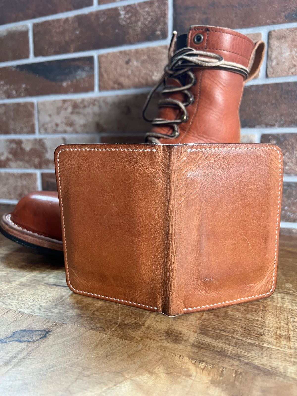 Photo by spiritualized50 on January 3, 2026 of the JHM Wood And Leather Crafts Vertical Wallet in Horween Natural Dublin.