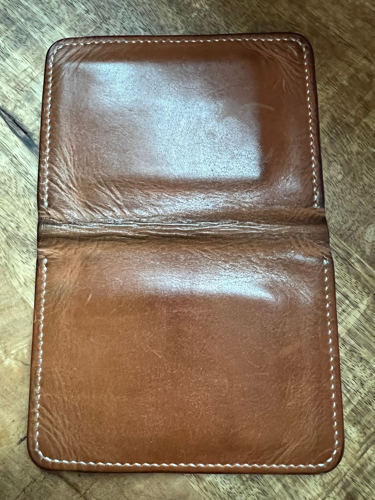 Photo by spiritualized50 on March 5, 2026 of the JHM Wood And Leather Crafts Vertical Wallet in Horween Natural Dublin.