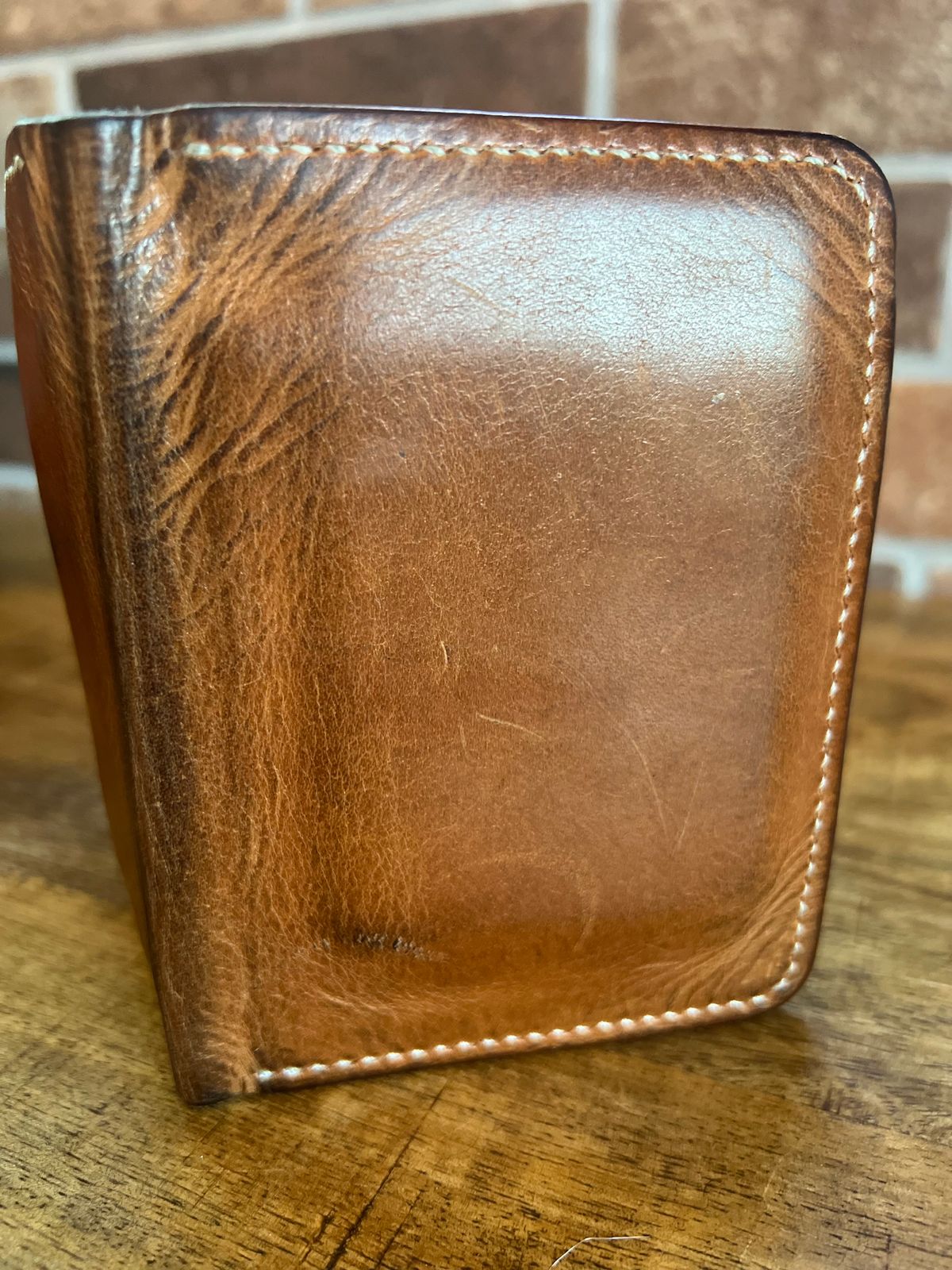 Photo by spiritualized50 on April 5, 2026 of the JHM Wood And Leather Crafts Vertical Wallet in Horween Natural Dublin.