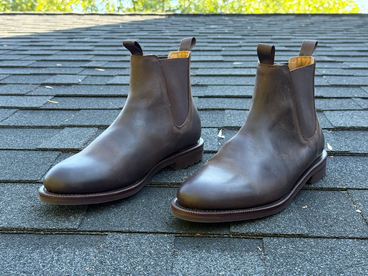 Photo by SYNTHESIZER on September 30, 2025 of the Meermin Wholecut Chelsea Boot in Brown Waxy Calf.