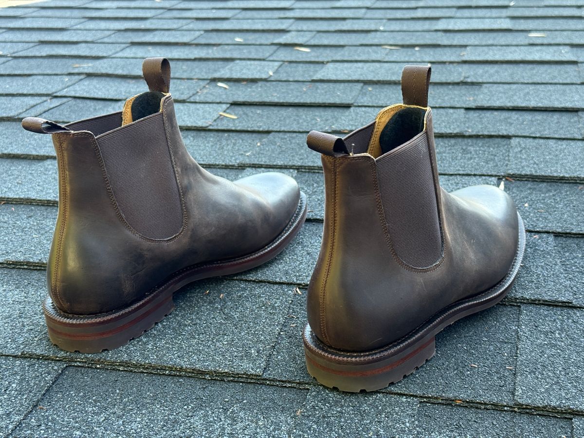 Photo by SYNTHESIZER on September 30, 2025 of the Meermin Wholecut Chelsea Boot in Brown Waxy Calf.