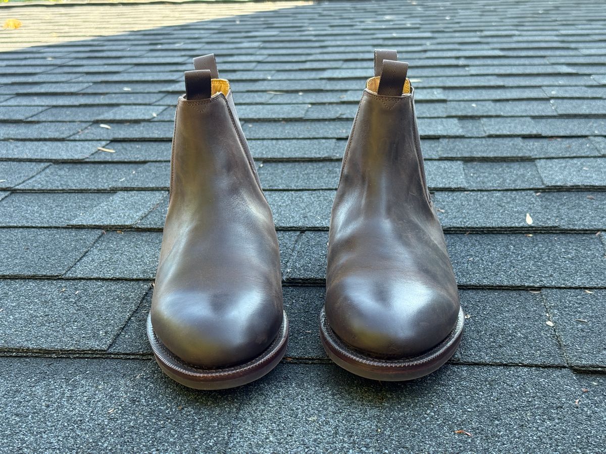 Photo by SYNTHESIZER on September 30, 2025 of the Meermin Wholecut Chelsea Boot in Brown Waxy Calf.