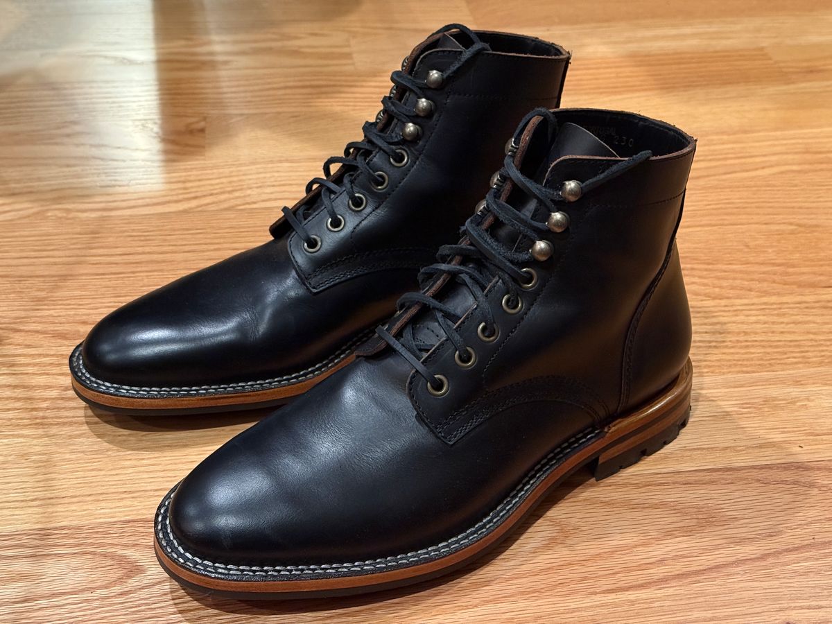 Photo by SYNTHESIZER on December 10, 2024 of the Parkhurst The Allen in Black Veg Tan Teacore.