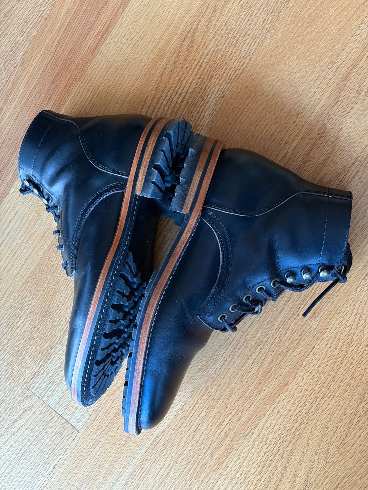 Photo by SYNTHESIZER on January 4, 2025 of the Parkhurst The Allen in Black Veg Tan Teacore.