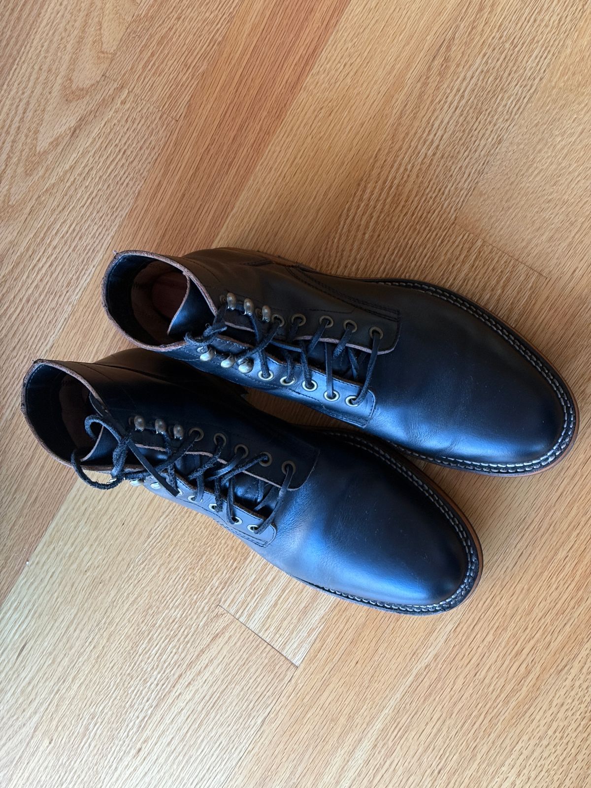 Photo by SYNTHESIZER on January 4, 2025 of the Parkhurst The Allen in Black Veg Tan Teacore.