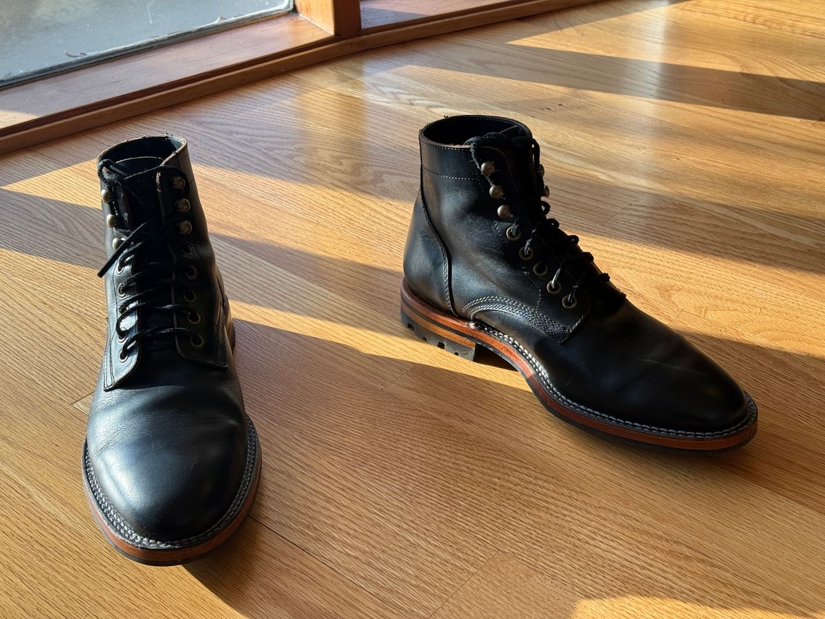 Photo by SYNTHESIZER on March 10, 2025 of the Parkhurst The Allen in Black Veg Tan Teacore.