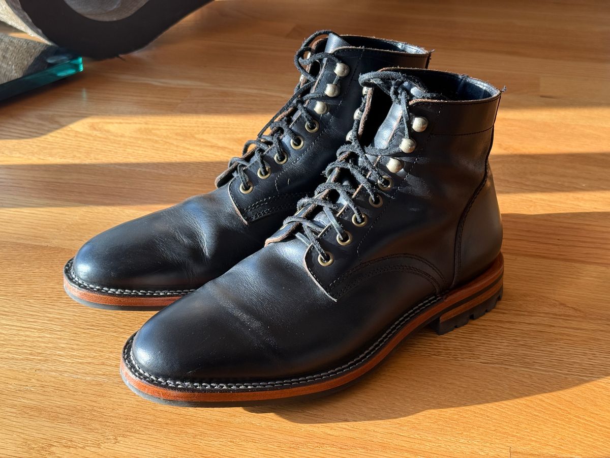 Photo by SYNTHESIZER on March 10, 2025 of the Parkhurst The Allen in Black Veg Tan Teacore.
