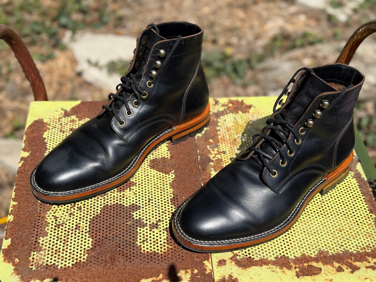 Photo by SYNTHESIZER on April 10, 2025 of the Parkhurst The Allen in Black Veg Tan Teacore.