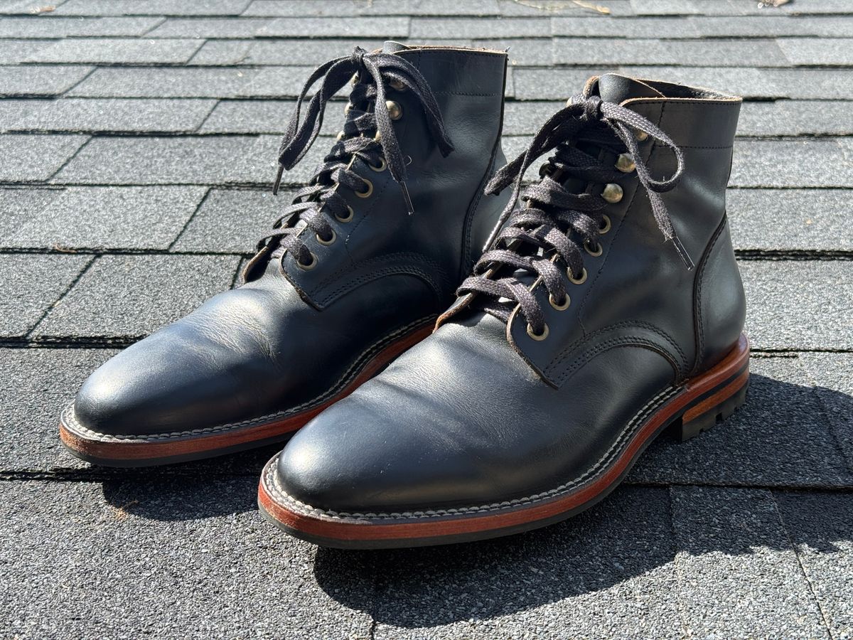 Photo by SYNTHESIZER on May 10, 2025 of the Parkhurst The Allen in Black Veg Tan Teacore.