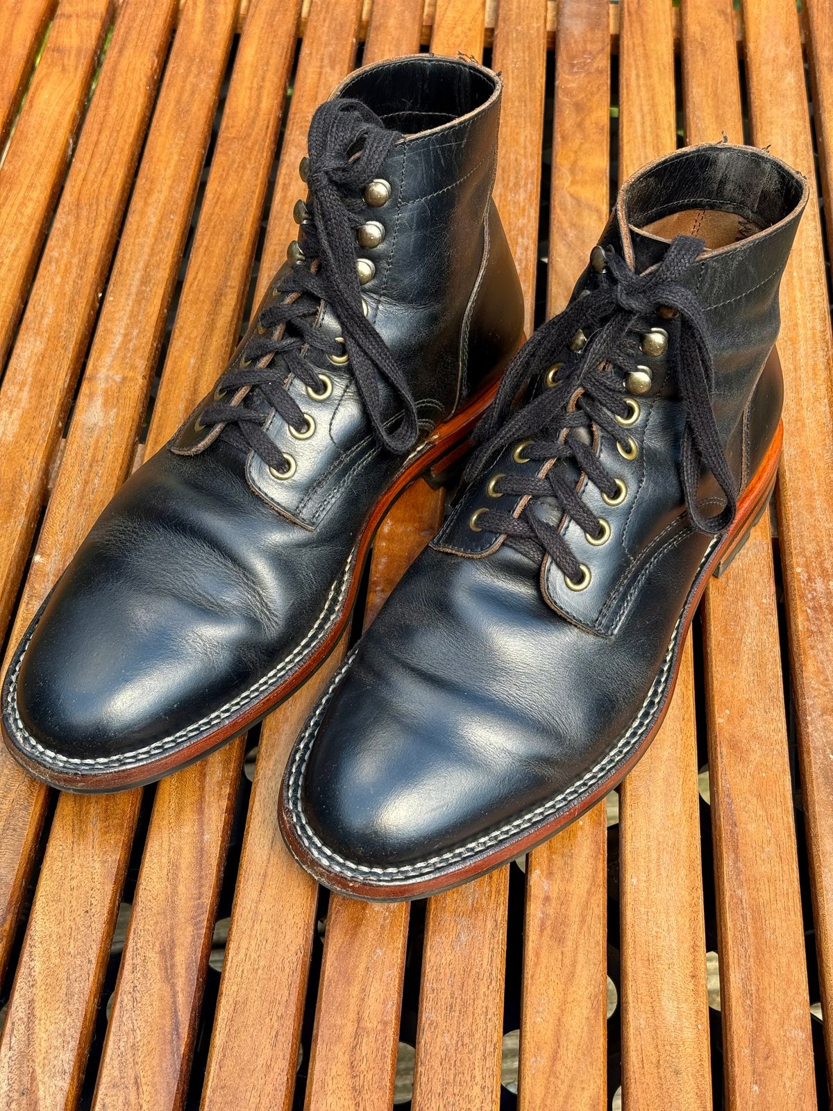 Photo by SYNTHESIZER on September 6, 2025 of the Parkhurst The Allen in Black Veg Tan Teacore.