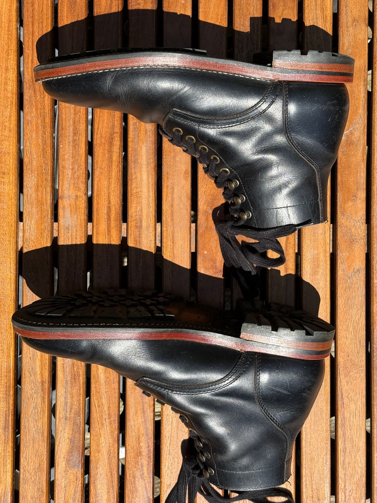 Photo by SYNTHESIZER on September 6, 2025 of the Parkhurst The Allen in Black Veg Tan Teacore.