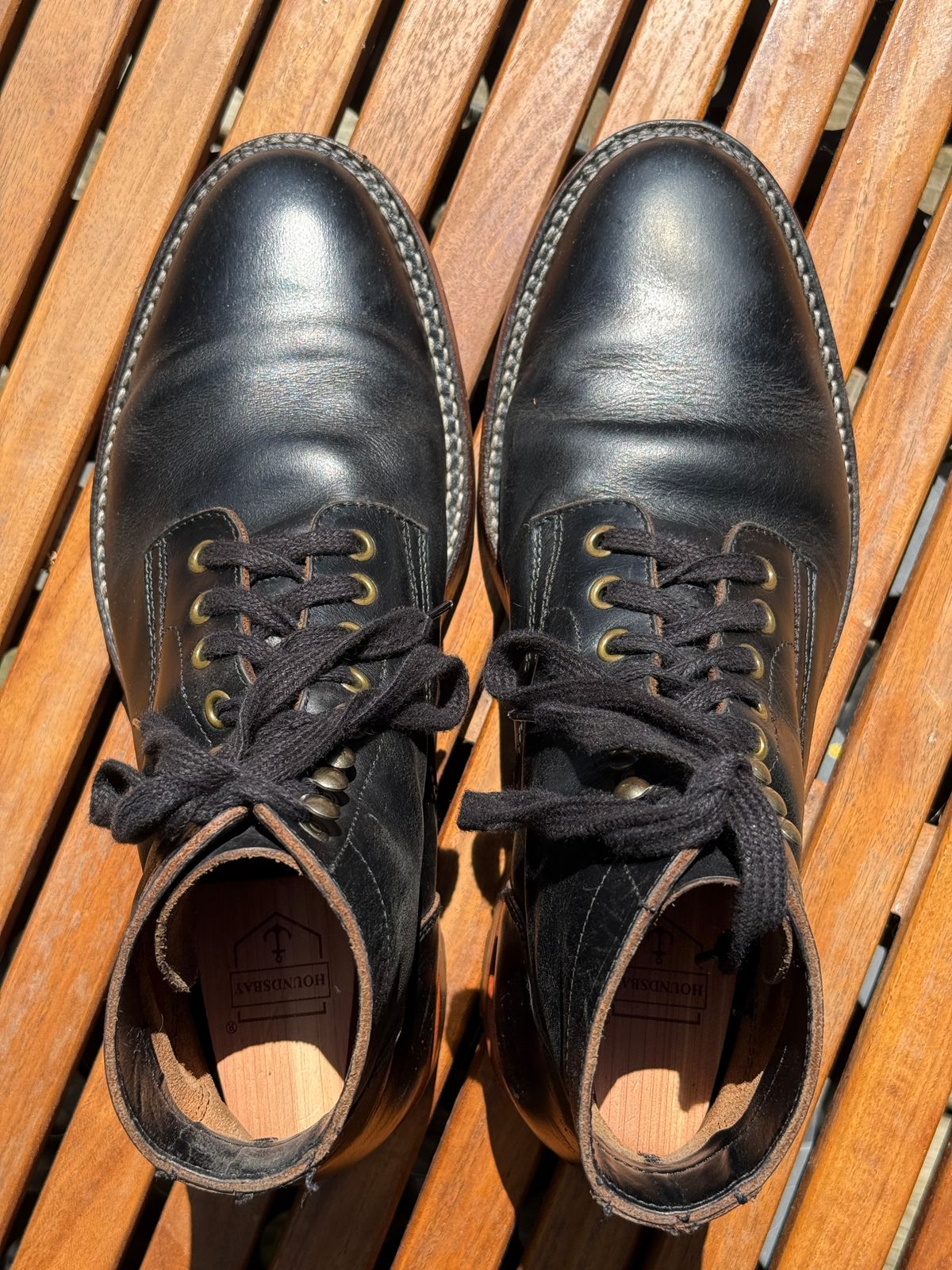 Photo by SYNTHESIZER on September 6, 2025 of the Parkhurst The Allen in Black Veg Tan Teacore.