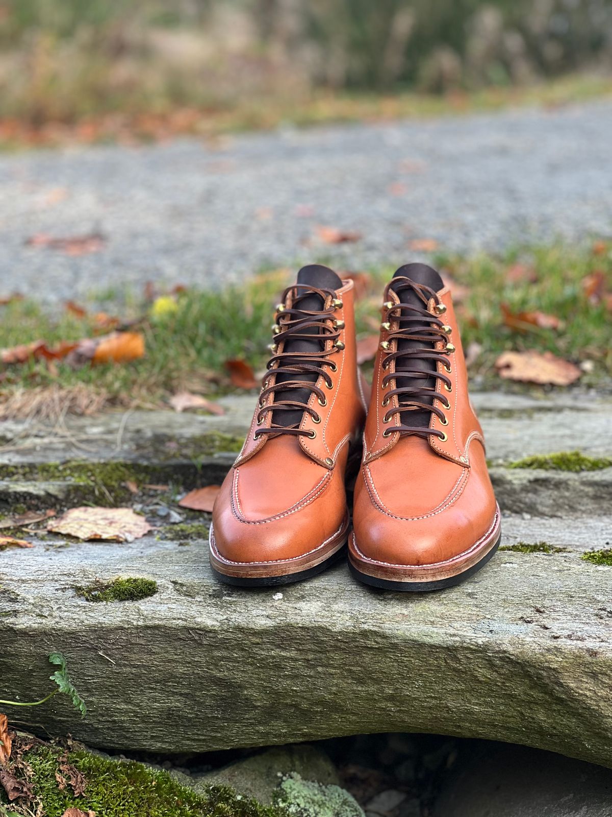 Photo by Lindtveit on November 1, 2024 of the Kristian Lindtveit Custom Model in Granberg Veg Tan.