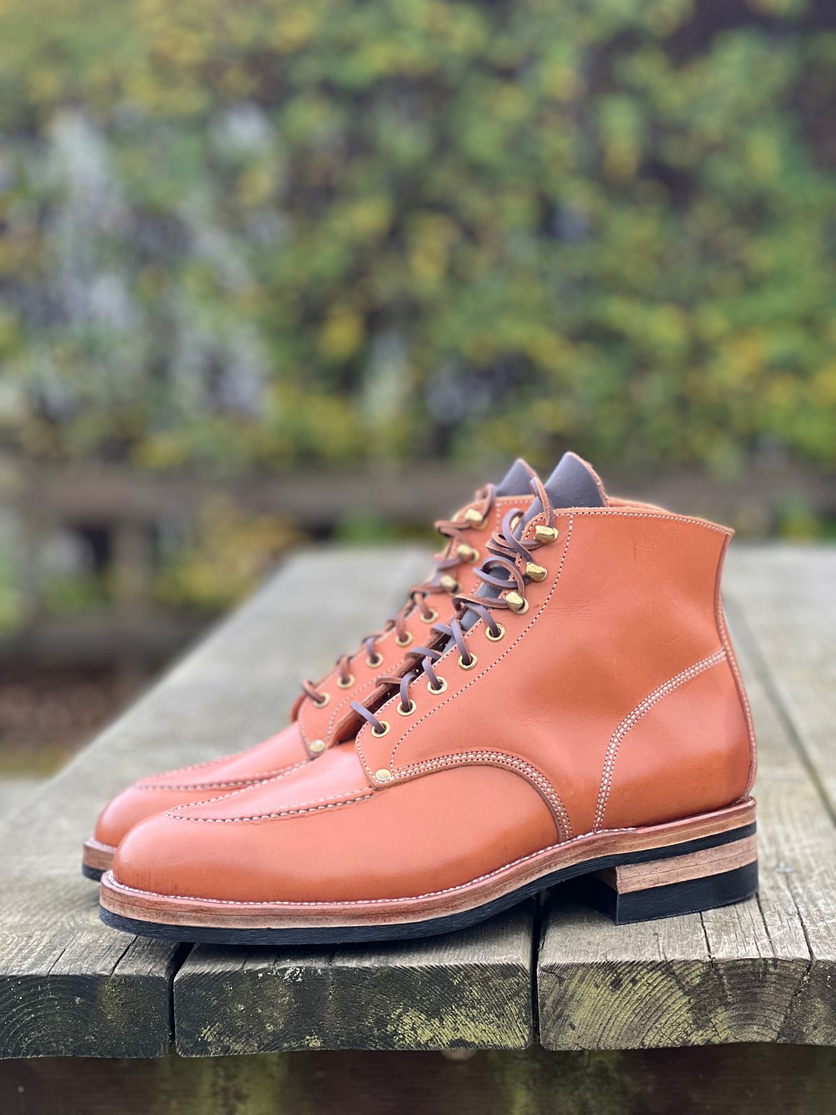 Photo by Lindtveit on November 1, 2024 of the Kristian Lindtveit Custom Model in Granberg Veg Tan.
