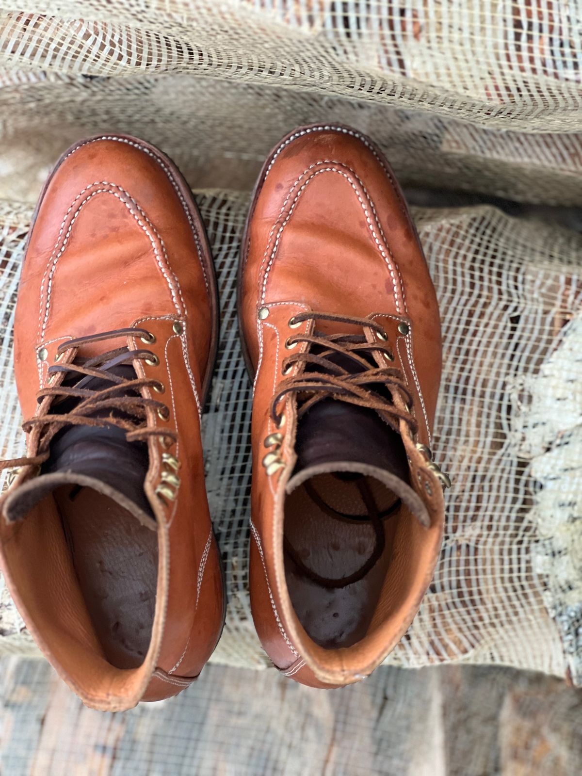 Photo by Lindtveit on December 5, 2024 of the Kristian Lindtveit Custom Model in Granberg Veg Tan.