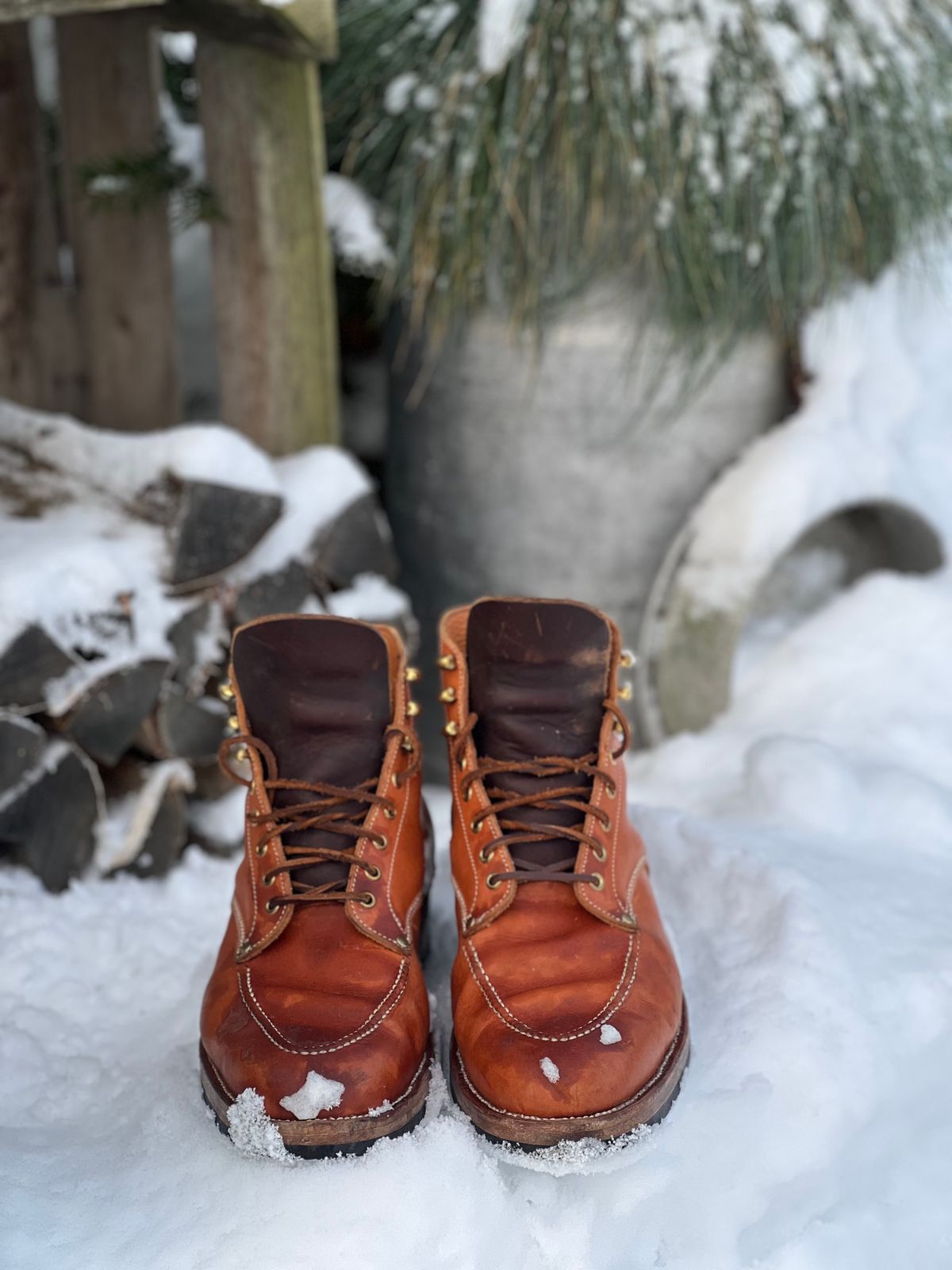 Photo by Lindtveit on January 4, 2025 of the Kristian Lindtveit Custom Model in Granberg Veg Tan.