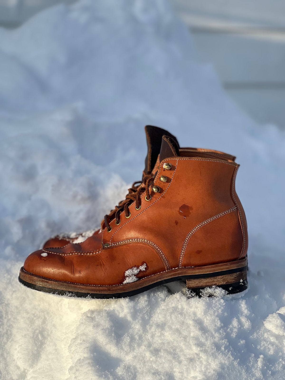 Photo by Lindtveit on January 4, 2025 of the Kristian Lindtveit Custom Model in Granberg Veg Tan.